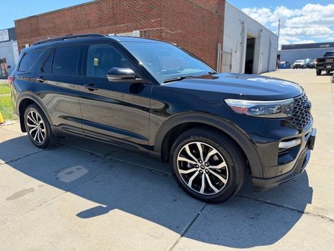 Used 2020 Ford Explorer ST w/ Premium Technology Package AWD/4WD image 4