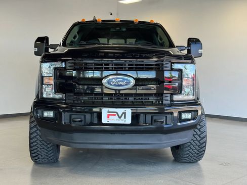 Used 2019 Ford F250 Lariat AWD/4WD image 2