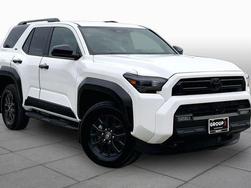 Used 2025 Toyota 4Runner SR5 RWD image 3