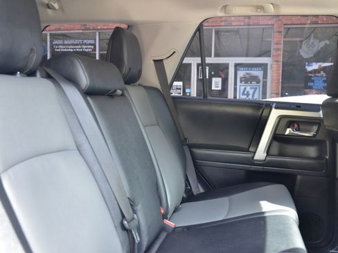 Used 2021 Toyota 4Runner SR5 Premium w/ Moonroof Package AWD/4WD image 38