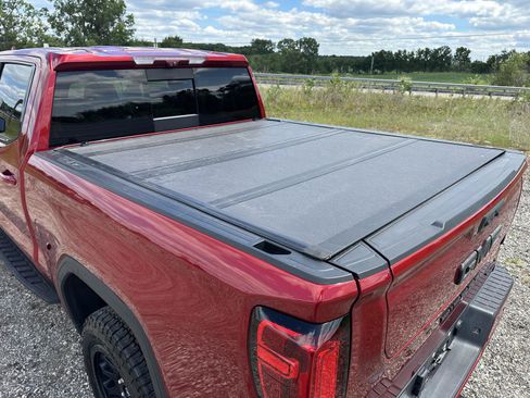 Used 2023 GMC Sierra 1500 AT4 w/ AT4 Premium Package AWD/4WD image 12