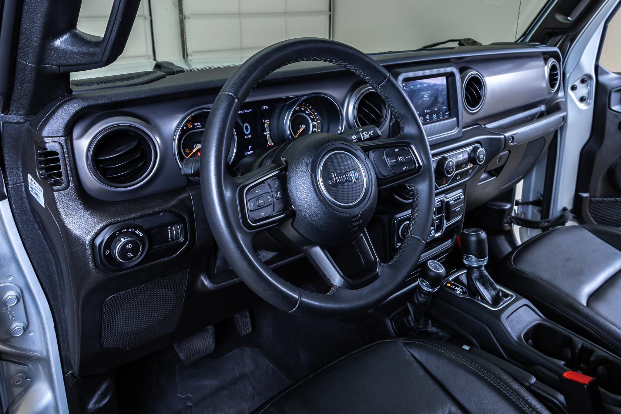 Used 2023 Jeep Gladiator Sport AWD/4WD image 14