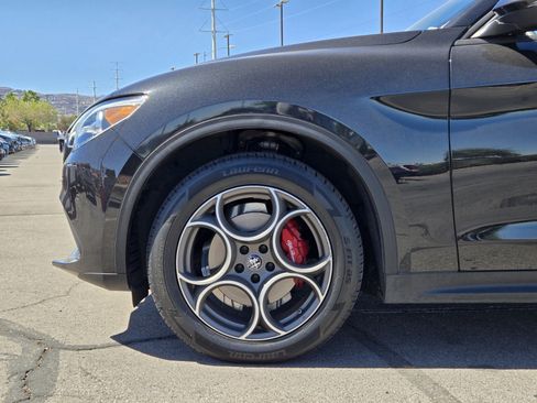 Used 2023 Alfa Romeo Stelvio Sprint AWD/4WD image 9