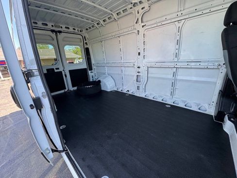 Used 2023 RAM ProMaster 2500 image 17