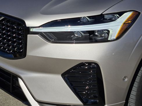 Used 2025 Volvo XC60 T8 Plus w/ Protection Package Premier image 14