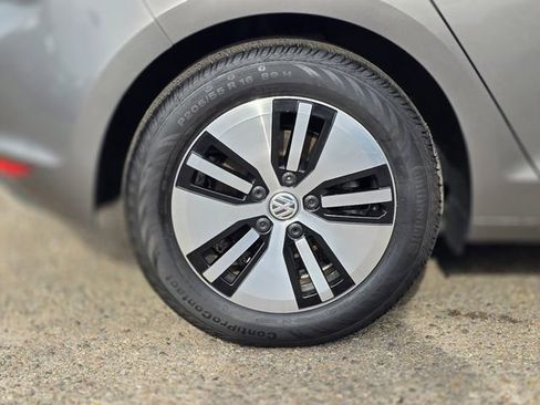 Used 2016 Volkswagen e-Golf SEL Premium image 8