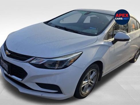 Used 2017 Chevrolet Cruze LT w/ Convenience Package image 1