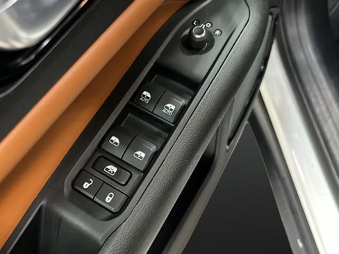 Used 2025 Jeep Compass Limited AWD/4WD image 20