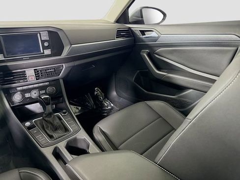 Used 2024 Volkswagen Jetta SE w/ Panoramic Sunroof Package FWD image 23