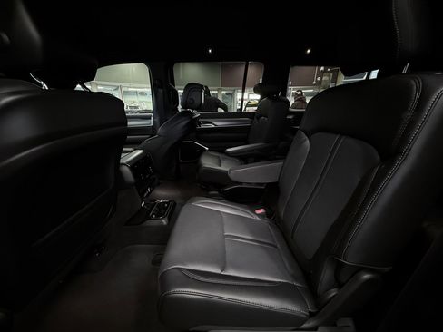 Used 2025 Jeep Wagoneer Series II image 26