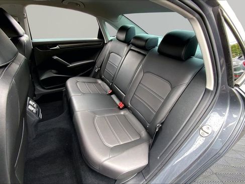 Used 2020 Volkswagen Passat 2.0T R-Line FWD image 16