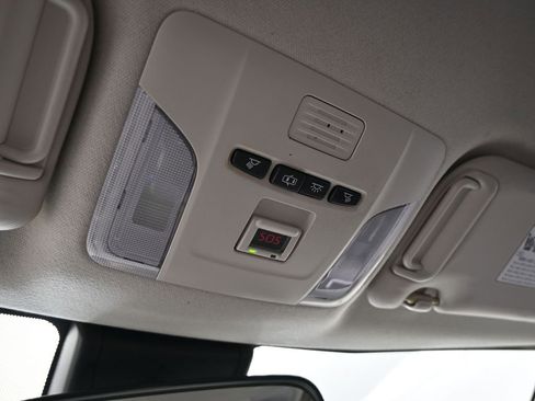 Used 2020 Toyota Corolla LE image 19