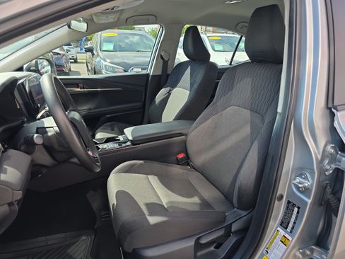Used 2025 Toyota Camry LE FWD image 9