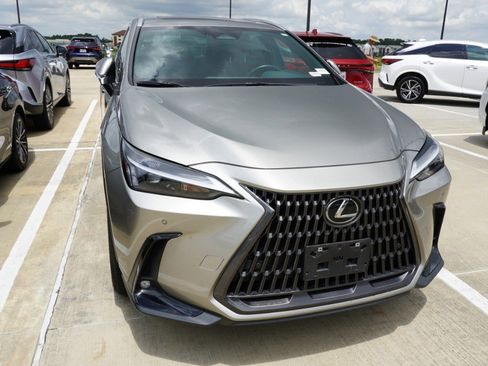 Used 2025 Lexus NX 250 FWD w/ Towing Package (2000 Lbs) image 2