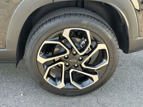 Used 2025 Chevrolet Trax RS w/ Driver Confidence Package image 9