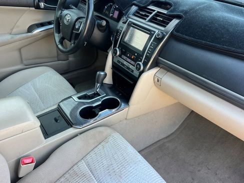 Used 2012 Toyota Camry XLE w/ Convenience Pkg image 17