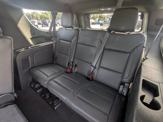 Used 2024 Chevrolet Suburban LT RWD image 15
