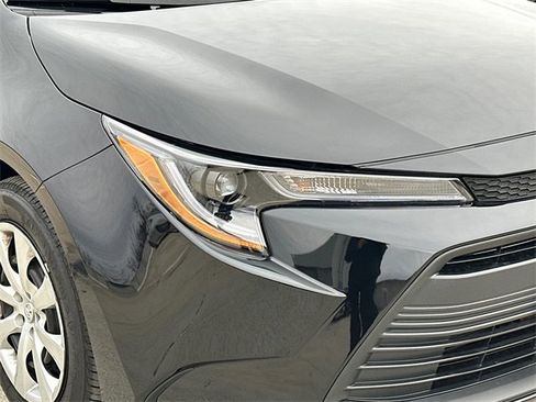 Certified 2025 Toyota Corolla LE image 7