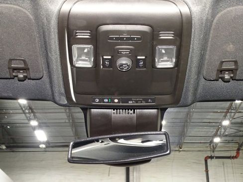 Used 2024 Chevrolet Suburban Premier image 30