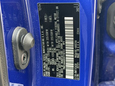 Used 2025 Toyota Corolla Cross XLE image 55