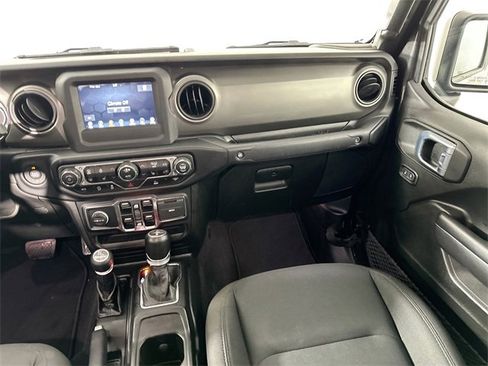 Used 2021 Jeep Gladiator Sport image 25