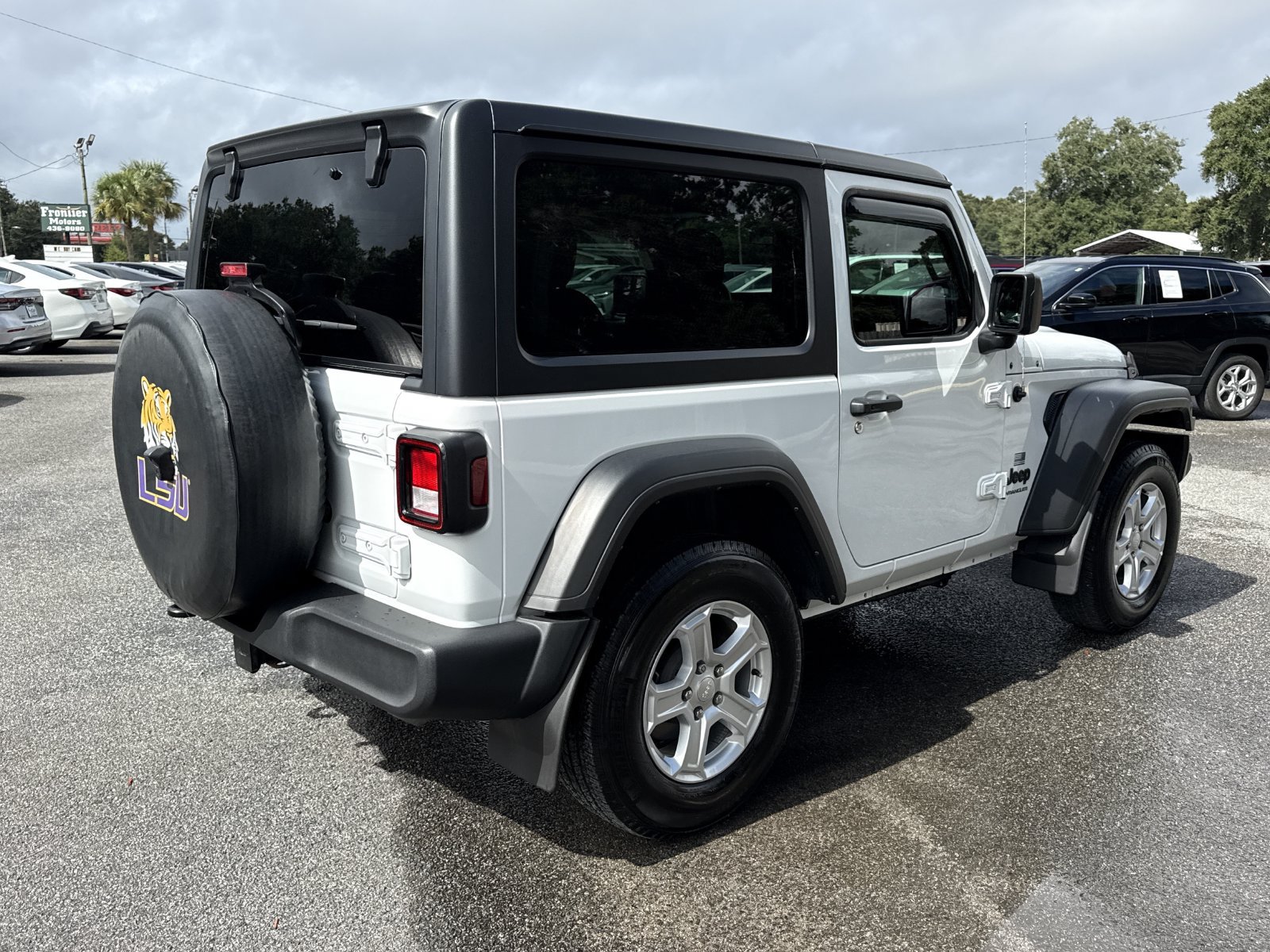 Used 2022 Jeep Wrangler Sport AWD/4WD image 5