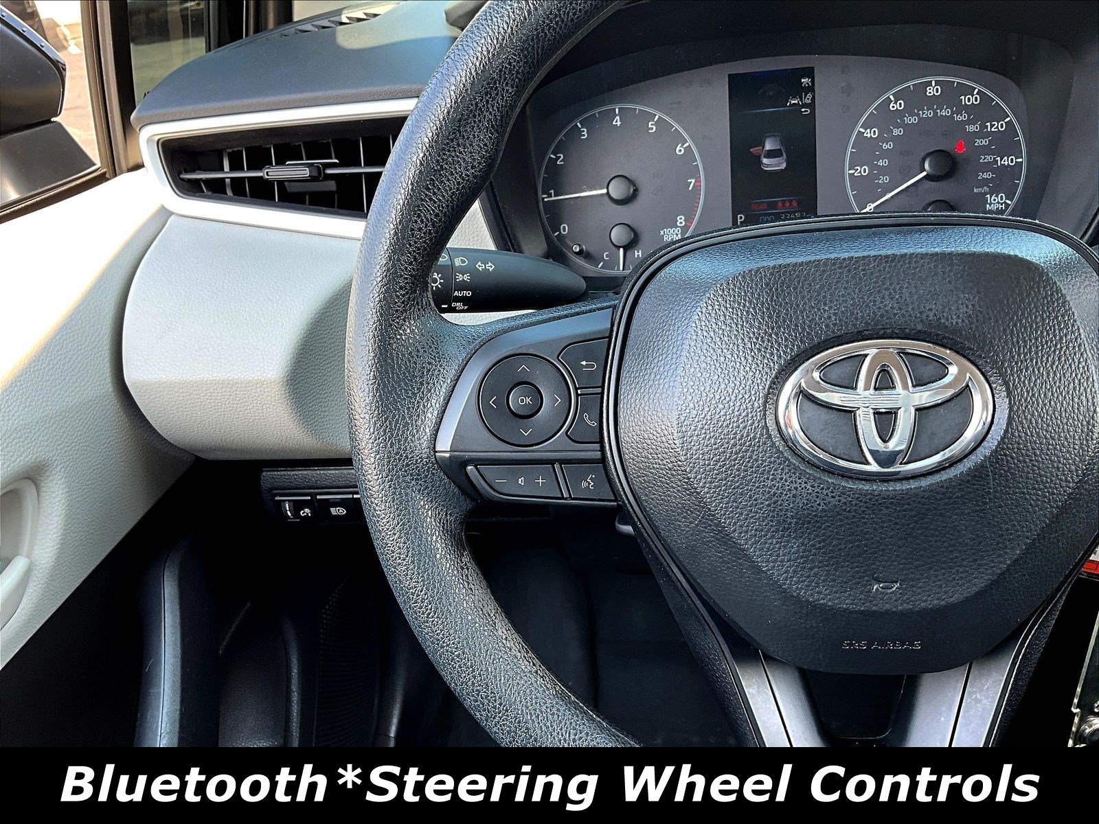 Used 2025 Toyota Corolla LE FWD image 11