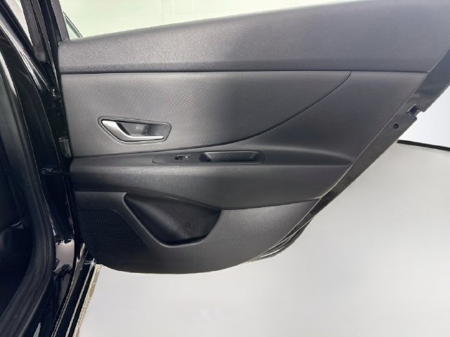 Used 2023 Hyundai Elantra SEL w/ Cargo Package FWD image 27