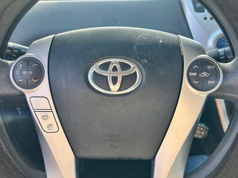 Used 2014 Toyota Prius V Two image 11