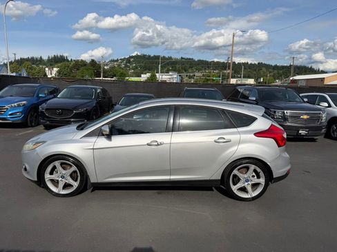 Used 2013 Ford Focus Titanium w/ Titanium Handling Pkg FWD image 8