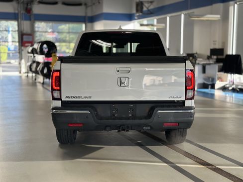 Used 2017 Honda Ridgeline RTL-E image 6
