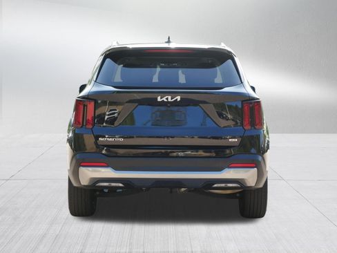 Certified 2024 Kia Sorento S w/ Panoramic Sunroof Package AWD/4WD image 6
