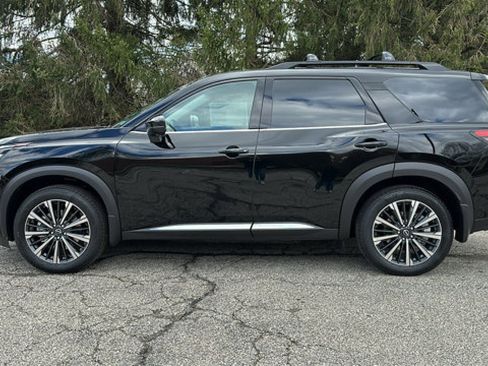 New 2026 Nissan Pathfinder Platinum image 14