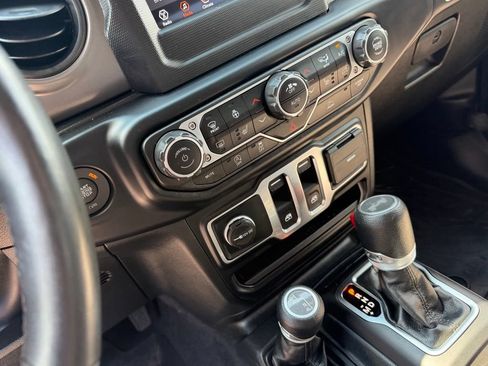 Used 2023 Jeep Wrangler Sport AWD/4WD image 15