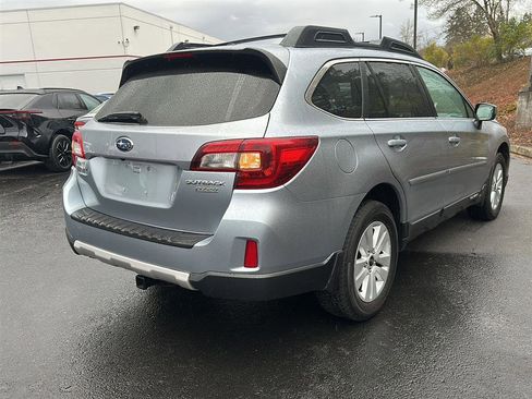 Used 2015 Subaru Outback 2.5i Premium image 3
