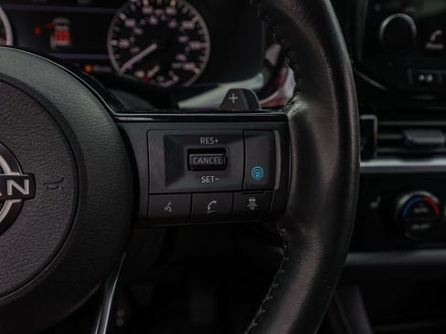 Used 2024 Nissan Pathfinder SL w/ Black Appearance Package image 27