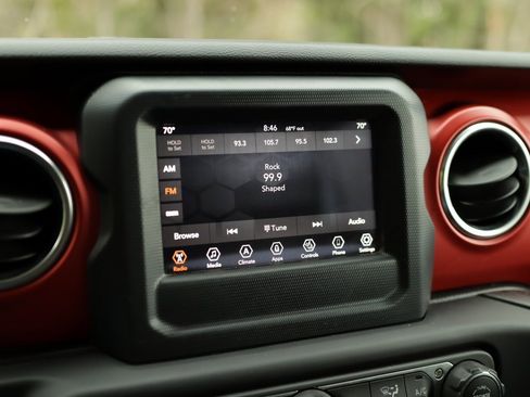 Used 2021 Jeep Wrangler Unlimited Rubicon w/ Cold Weather Group image 12