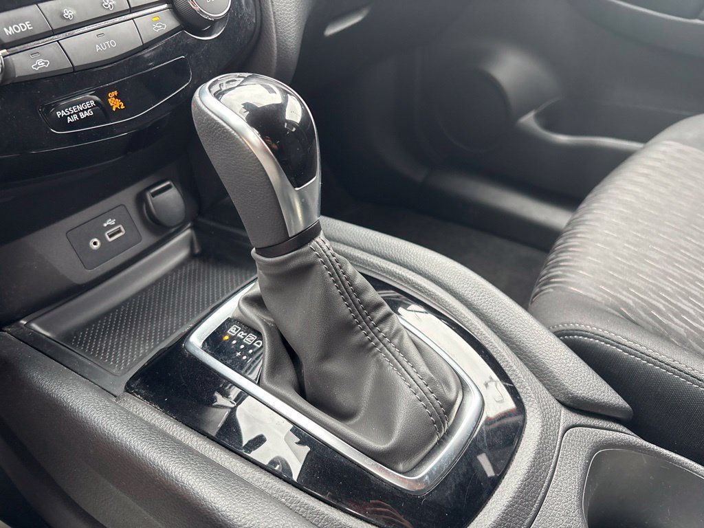 Used 2020 Nissan Rogue SV AWD/4WD image 28
