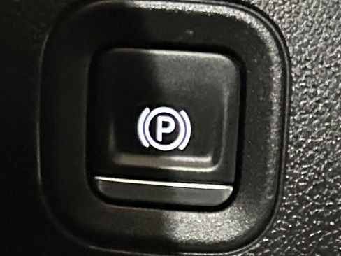 Used 2022 Chevrolet Silverado 1500 LT Trail Boss w/ LPO, Dark Essentials Package AWD/4WD image 57