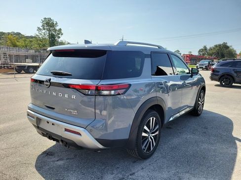 Used 2024 Nissan Pathfinder Platinum AWD/4WD image 2