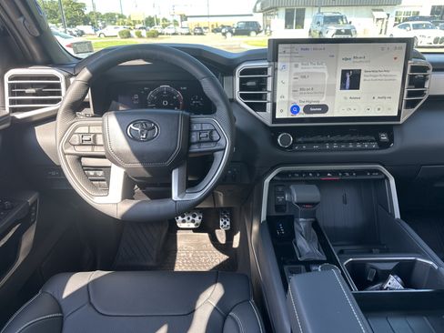 Used 2026 Toyota Tundra Limited AWD/4WD image 15