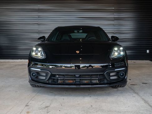 Certified 2023 Porsche Panamera image 10