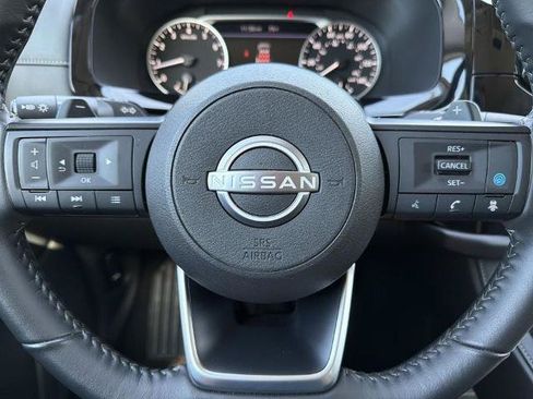 Certified 2025 Nissan Pathfinder SV FWD image 13