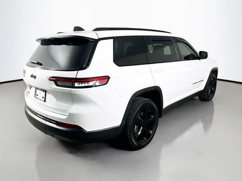 Used 2023 Jeep Grand Cherokee L Laredo AWD/4WD image 7