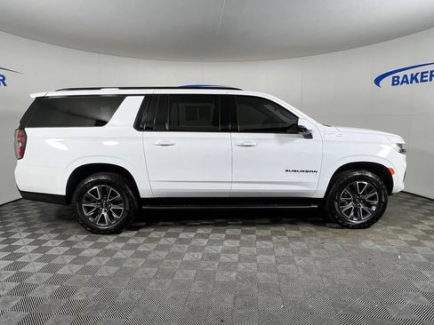 Certified 2023 Chevrolet Suburban Z71 w/ Luxury Package AWD/4WD image 7