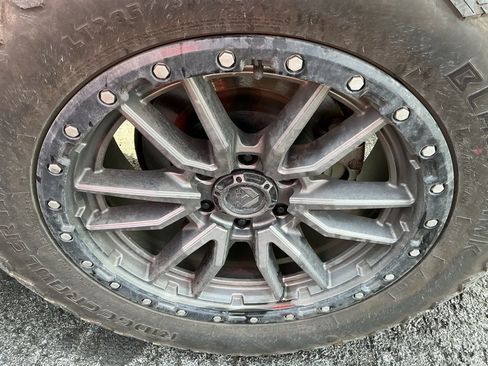 Used 2021 Nissan Titan PRO-4X w/ Pro-4x Convenience Package image 8