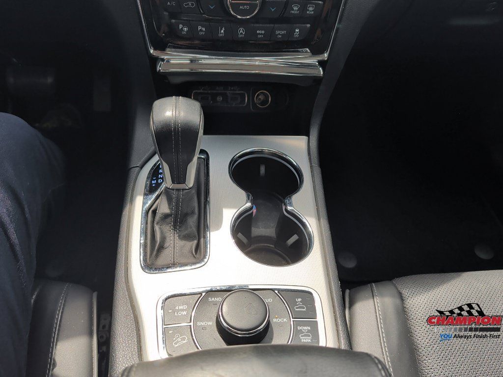 Used 2021 Jeep Grand Cherokee Summit AWD/4WD image 26
