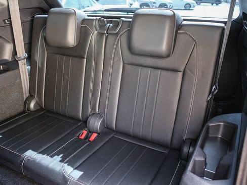 Used 2023 Volkswagen Tiguan SE R-Line image 20