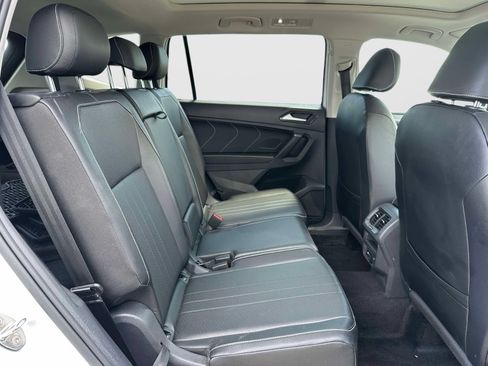 Certified 2022 Volkswagen Tiguan SE FWD image 11