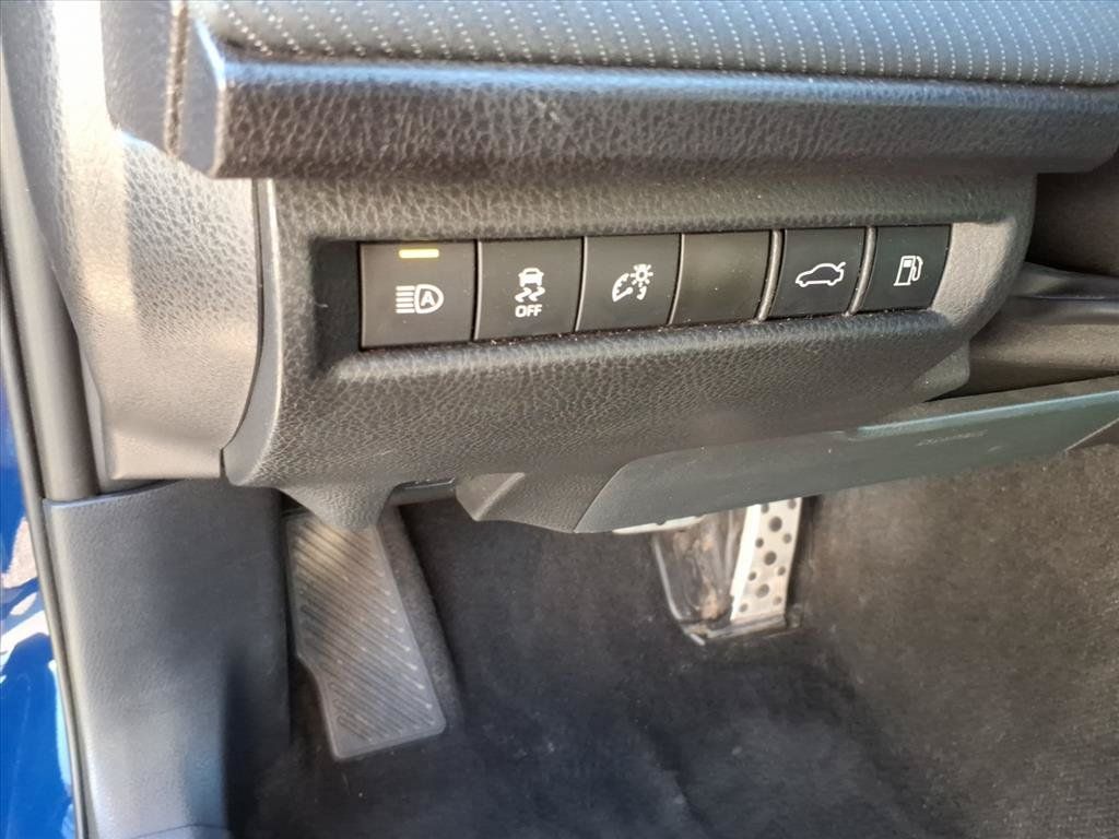 Used 2025 Toyota Camry SE FWD image 27